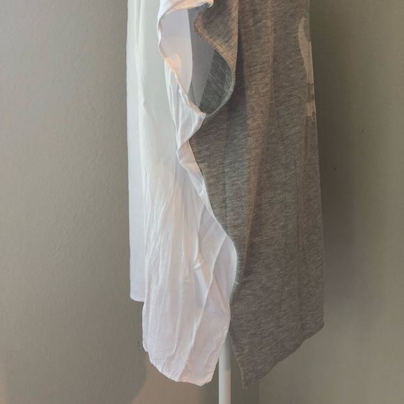 Drew Clothing Graphic Top - Picture 3 of 5